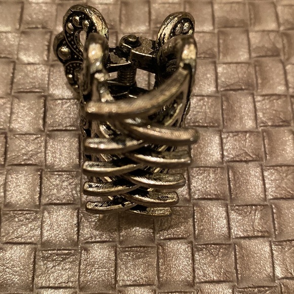 Silvertone metal hair clip - Picture 2 of 4